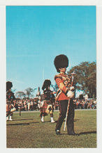 Load image into Gallery viewer, Changing of the Guard - Parliament Hill, Ottawa, Ontario, Canada Vintage Original Postcard # 2073 - New - 1970's - Mint