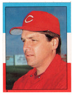 Tom Seaver - Cincinnati Reds (MLB Baseball Card) 1982 Topps Stickers # 9 Mint