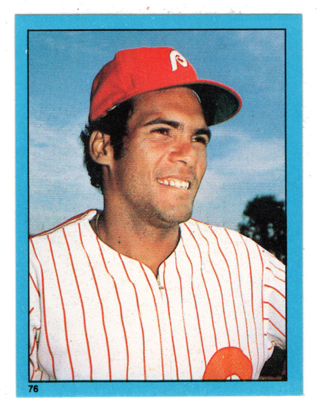 Manny Trillo - Philadelphia Phillies (MLB Baseball Card) 1982 Topps Stickers # 76 Mint