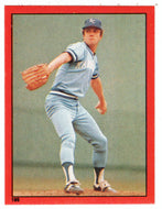 Larry Gura - Kansas City Royals (MLB Baseball Card) 1982 Topps Stickers # 195 Mint