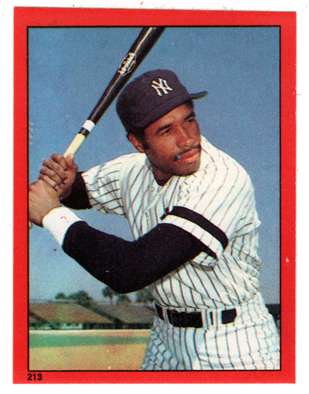 Dave Winfield - New York Yankees (MLB Baseball Card) 1982 Topps Stickers # 213  Mint
