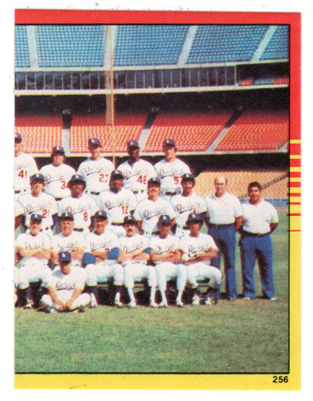 Los Angeles Dodgers - World Champions (Right Half Photo) (MLB Baseball Card) 1982 Topps Stickers # 256 Mint