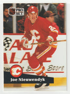 Joe Nieuwendyk - Calgary Flames (NHL Hockey Card) 1991-92 Pro Set # 29 Mint