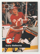 Gary Roberts - Calgary Flames (NHL Hockey Card) 1991-92 Pro Set # 30 Mint