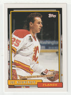 Joe Nieuwendyk - Calgary Flames (NHL Hockey Card) 1992-93 Topps # 105 Mint