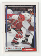 Michal Pivonka - Washington Capitals (NHL Hockey Card) 1992-93 Topps # 107 Mint