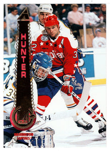 Dale Hunter - Washington Capitals (NHL Hockey Card) 1994-95 Pinnacle # 85 Mint