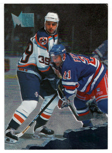 Travis Green - New York Islanders (NHL Hockey Card) 1995-96 Fleer Metal # 90 VG-NM