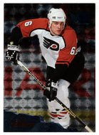 Chris Therien - Philadelphia Flyers (NHL Hockey Card) 1995-96 Fleer Metal # 114 VG-NM