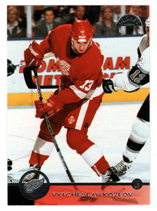 Vyacheslav Kozlov - Detroit Red Wings (NHL Hockey Card) 1996-97 Leaf # 196 Mint