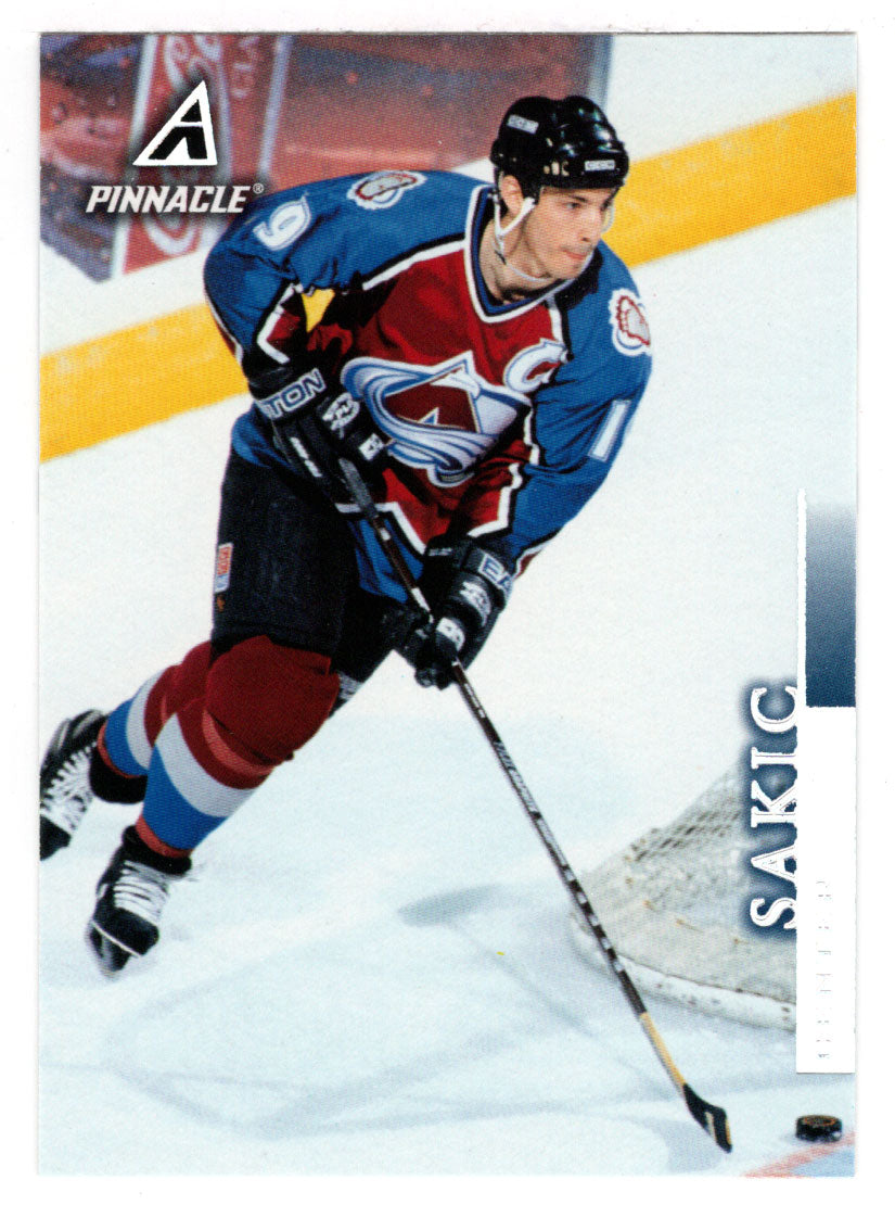 Joe Sakic - Colorado Avalanche (NHL Hockey Card) 1997-98 Pinnacle # 32 Mint