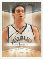 Pau Gasol - Memphis Grizzlies (NBA Basketball Card) 2004-05 Skybox Autographics # 51 Mint
