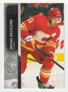 Mikael Backlund - Calgary Flames (NHL Hockey Card) 2021-22 Upper Deck # 275 Mint
