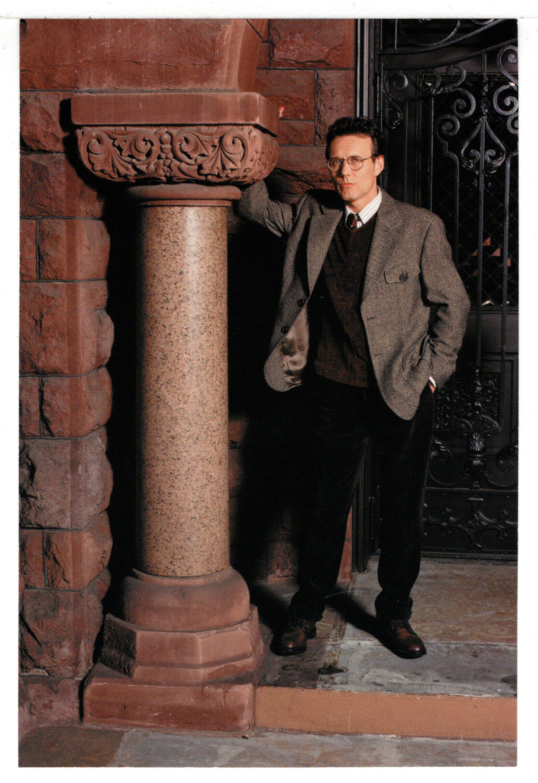 Giles (Trading Card) Buffy The Vampire Slayer - Photo Cards - 1999 Inkworks # 24 - Mint