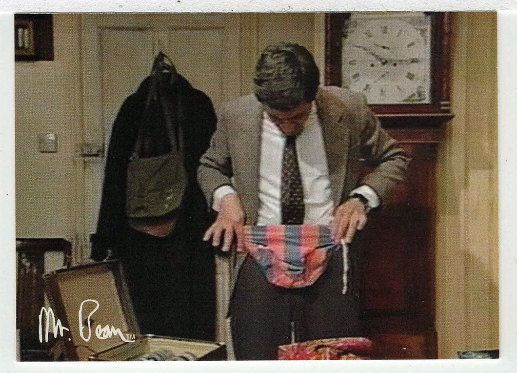 Packing Predicament - Mr. Bean - 1998 Dart Flipcards # 13 - Mint