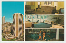 Load image into Gallery viewer, Town Inn, Toronto, Ontario, Canada Vintage Original Postcard # 5647 - Hand Written 1985

