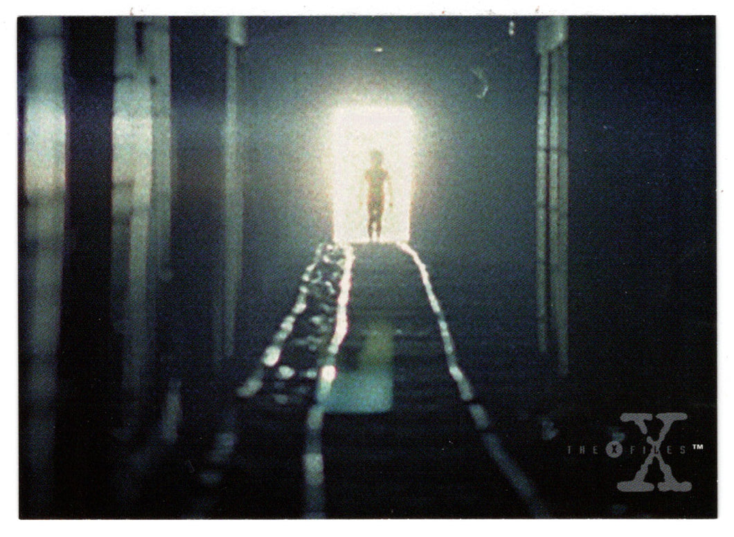 More Secrets of the X-Files (Trading Card) X-Files - Season Three - 1996 Topps # 34 - Mint