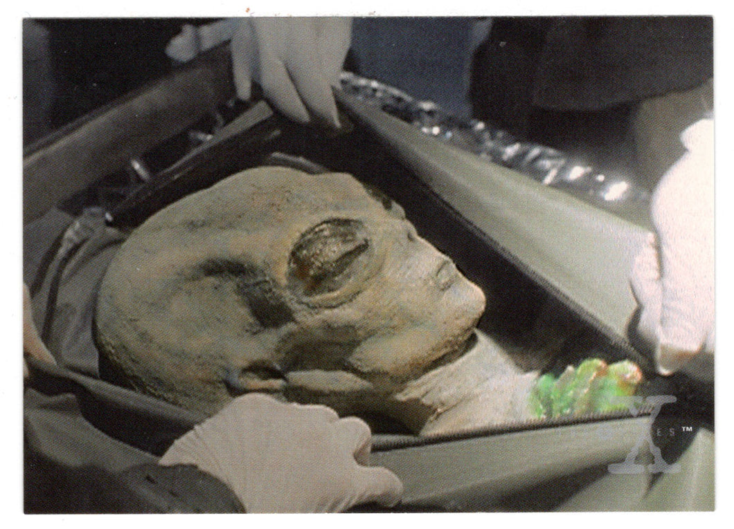 Alien Autopsy Subject (Trading Card) X-Files - Season Three - 1996 Topps # 49 - Mint