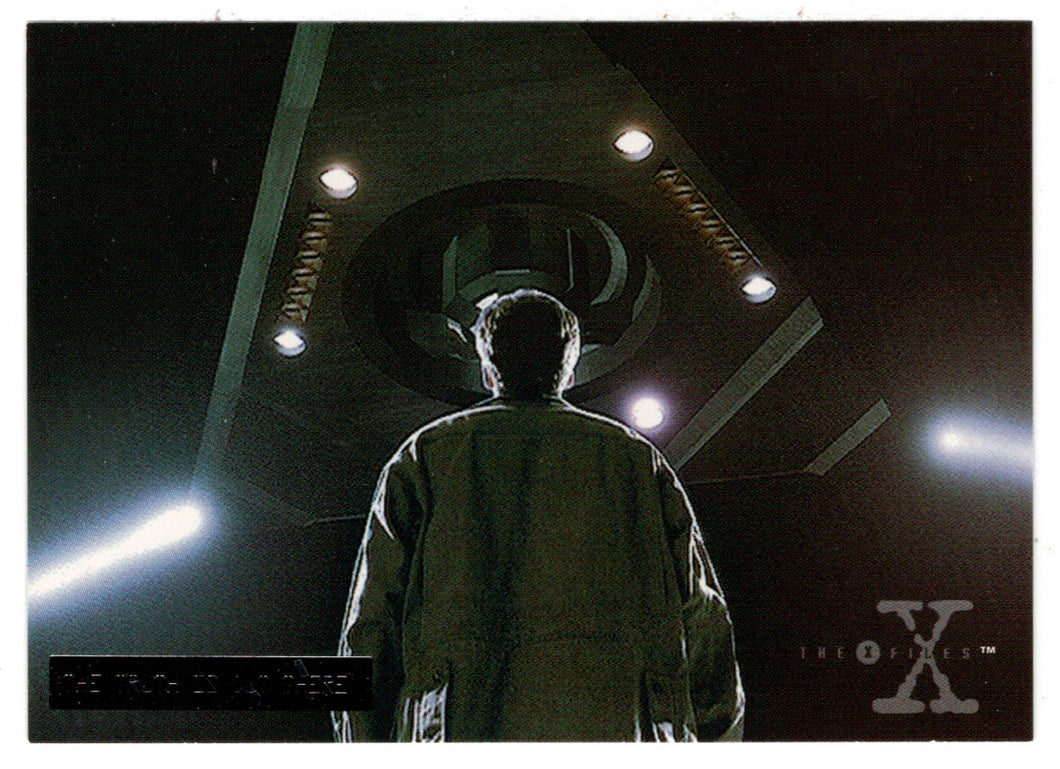 The X-Files on Video - Foil Stamped (Trading Card) X-Files - Season Three - 1996 Topps # 35 - Mint