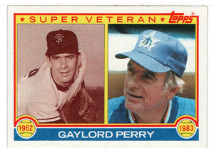 Gaylord Perry - San Francisco Giants - Seattle Mariners - Super Veteran (MLB Baseball Card) 1983 Topps # 464 Mint