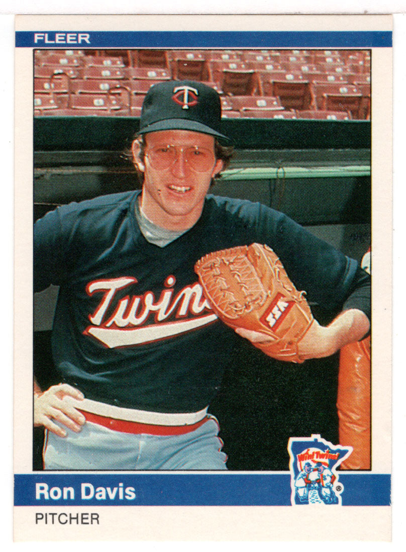 Ron Davis - Minnesota Twins (MLB Baseball Card) 1984 Fleer # 561 Mint