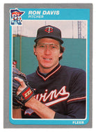 Ron Davis - Minnesota Twins  (MLB Baseball Card) 1985 Fleer # 275 Mint