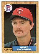 Bert Blyleven - Minnesota Twins (MLB Baseball Card) 1987 O-Pee-Chee # 25 Mint