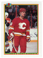 Gary Roberts - Calgary Flames (NHL Hockey Card) 1990-91 Bowman # 95 Mint