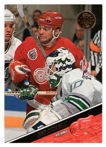 Dino Ciccarelli - Detroit Red Wings (NHL Hockey Card) 1993-94 Leaf # 18 Mint