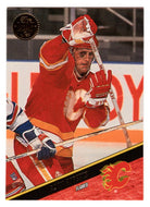 Gary Roberts - Calgary Flames (NHL Hockey Card) 1993-94 Leaf # 36 Mint