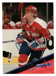 Peter Bondra - Washington Capitals (NHL Hockey Card) 1993-94 Leaf # 79 Mint