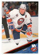 Steve Thomas - New York Islanders (NHL Hockey Card) 1993-94 Leaf # 81 Mint