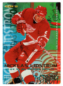 Nicklas Lidstrom - Detroit Red Wings (NHL Hockey Card) 1994-95 Fleer # 62 Mint