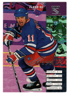 Mark Messier - New York Rangers (NHL Hockey Card) 1994-95 Fleer # 136 Mint