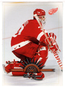 Chris Osgood - Detroit Red Wings (NHL Hockey Card) 1997-98 Leaf # 47 Mint