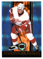 Vyacheslav Kozlov - Detroit Red Wings (NHL Hockey Card) 1998-99 Pacific Dynagon Ice # 63 Mint