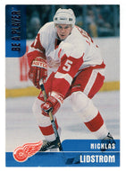 Nicklas Lidstrom - Detroit Red Wings (NHL Hockey Card) 1999-00 Be A Player Memorabilia # 3 Mint