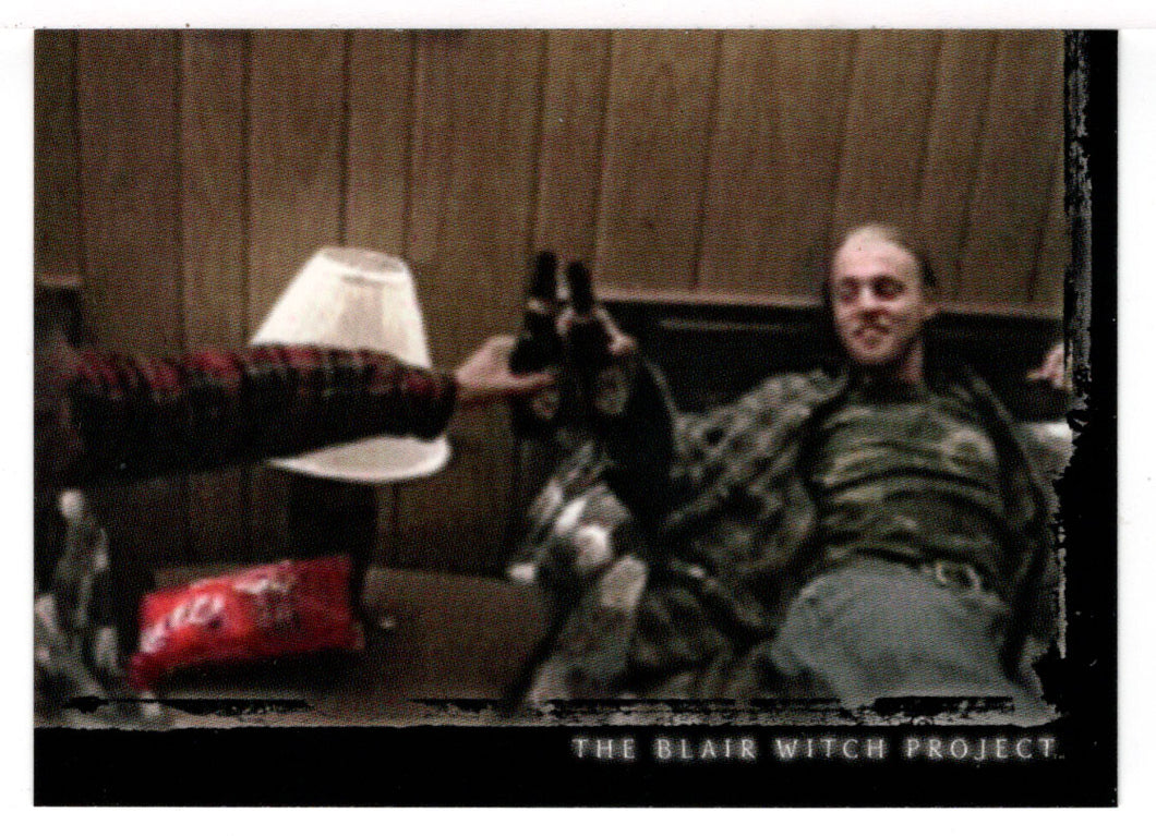 Taking a Break (Trading Card) The Blair Witch Project - 1999 Topps # 22 - Mint