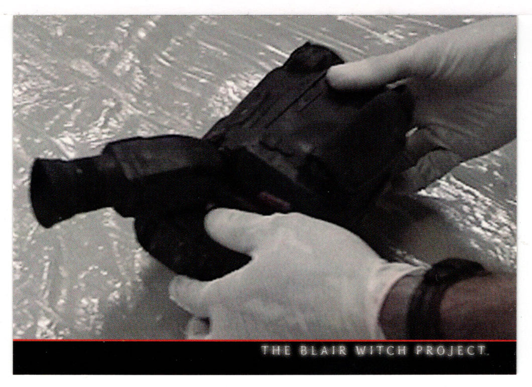 Retrieved Video Camera (Trading Card) The Blair Witch Project - 1999 Topps # 68 - Mint