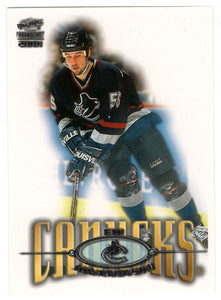 Ed Jovanovski - Vancouver Canucks (NHL Hockey Card) 2000-01 Pacific Paramount # 238 Mint