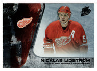 Nicklas Lidstrom - Detroit Red Wings (NHL Hockey Card) 2002-03 Pacific Quest for the Cup # 35 Mint