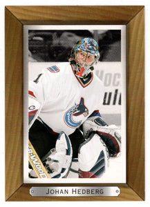 Johan Hedberg - Vancouver Canucks (NHL Hockey Card) 2003-04 Upper Deck Bee Hive # 193 Mint