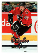 Robyn Regehr - Calgary Flames (NHL Hockey Card) 2005-06 Fleer Ultra # 34 Mint