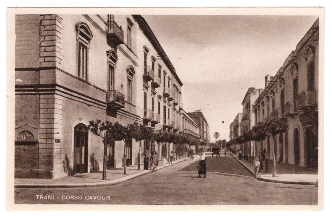 Corso Cavour, Trani, Italy Vintage Original Postcard # 0666 - New - 1950's