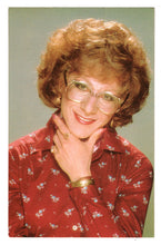 Load image into Gallery viewer, Dustin Hoffman as Tootsie Vintage Original Postcard # 4661 - New, 1980&#39;s
