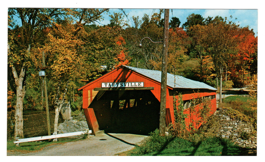 Old Covered Bridge, Route 4, Taftsville, Vermont, USA Vintage Original Postcard # 4502 - 1960's
