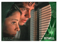Spying on a Spy (Trading Card) Roswell Season 1 - 2000 Inkworks # 13 - Mint