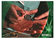 A Symbol of Home (Trading Card) Roswell Season 1 - 2000 Inkworks # 28 - Mint