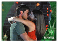 First Kiss (Trading Card) Roswell Season 1 - 2000 Inkworks # 35 - Mint