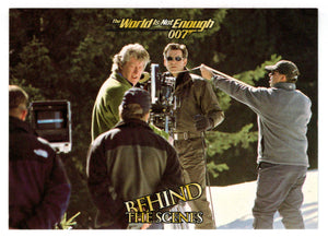 Hitting the Ice (Trading Card) James Bond - The World Is Not Enough -  Behind the Scenes - 1999 Inkworks # 76 - Mint